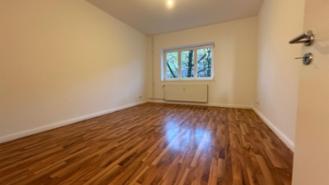 NEWLY FURNISHED - Unfurnished room in large 3-person shared flat to 15.11 in Hamburg Harburg- Rathaus directly at the S-Bahn stop