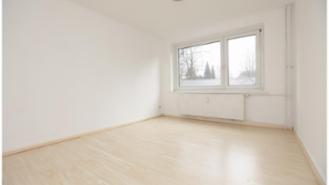 Unfurnished 14 m2 shared room with balcony for 01.05. in a nice 3-bed shared room