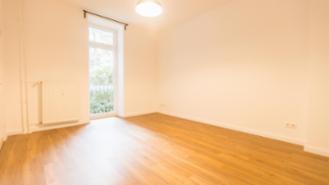 NEW FOUNDATION of a 4-room shared flat in a beautiful old building with floorboards, modern bathroom and new kitchen on 15.12. in Hamburg Harburg