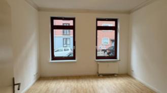 Unfurnished 16-square-meter room in a shared apartment available immediately in Hamburg's Eimsbüttel district