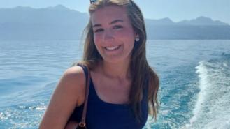 Jella (19) Jella (19)