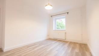 15-square-meter unfurnished room available starting September 1 in Hamburg-Harburg, very close to the Harburg Rathaus S-Bahn station and the TUHH