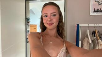 Emilia (20)