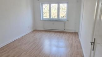 NEWLY FOUNDED flat share for 4 people in Hamburg Harburg- Rathaus, directly at the S-Bahn stop