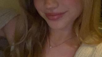 Mia (19)